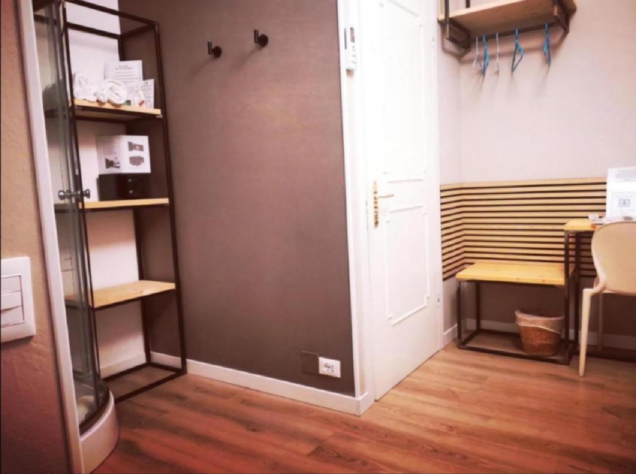 Acquachiara Iseo Deluxe Bed & Breakfast Iseo Center With Garden And Parking Inside Foresteria Pokoj fotografie